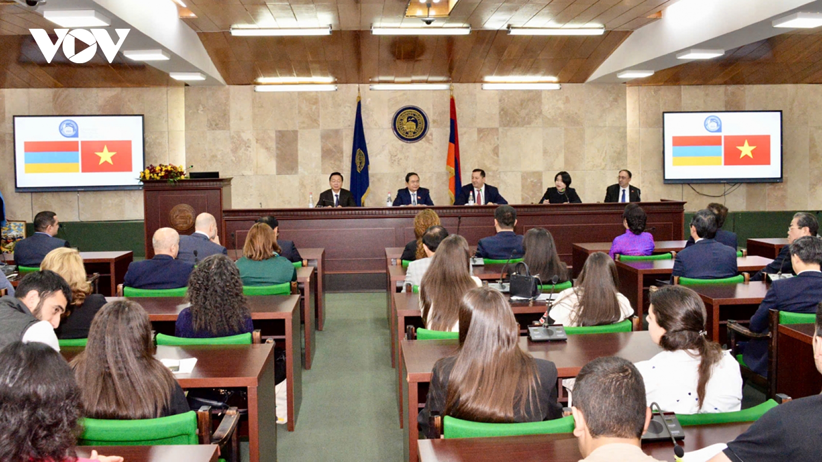 Top legislator encourages Vietnam-Armenia education cooperation