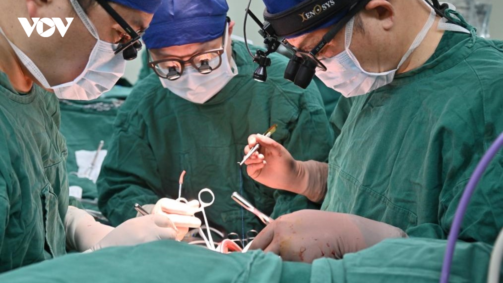 Trung Quốc ghép thành công “tim nhân tạo” nhỏ nhất thế giới cho bệnh nhi 7 tuổi