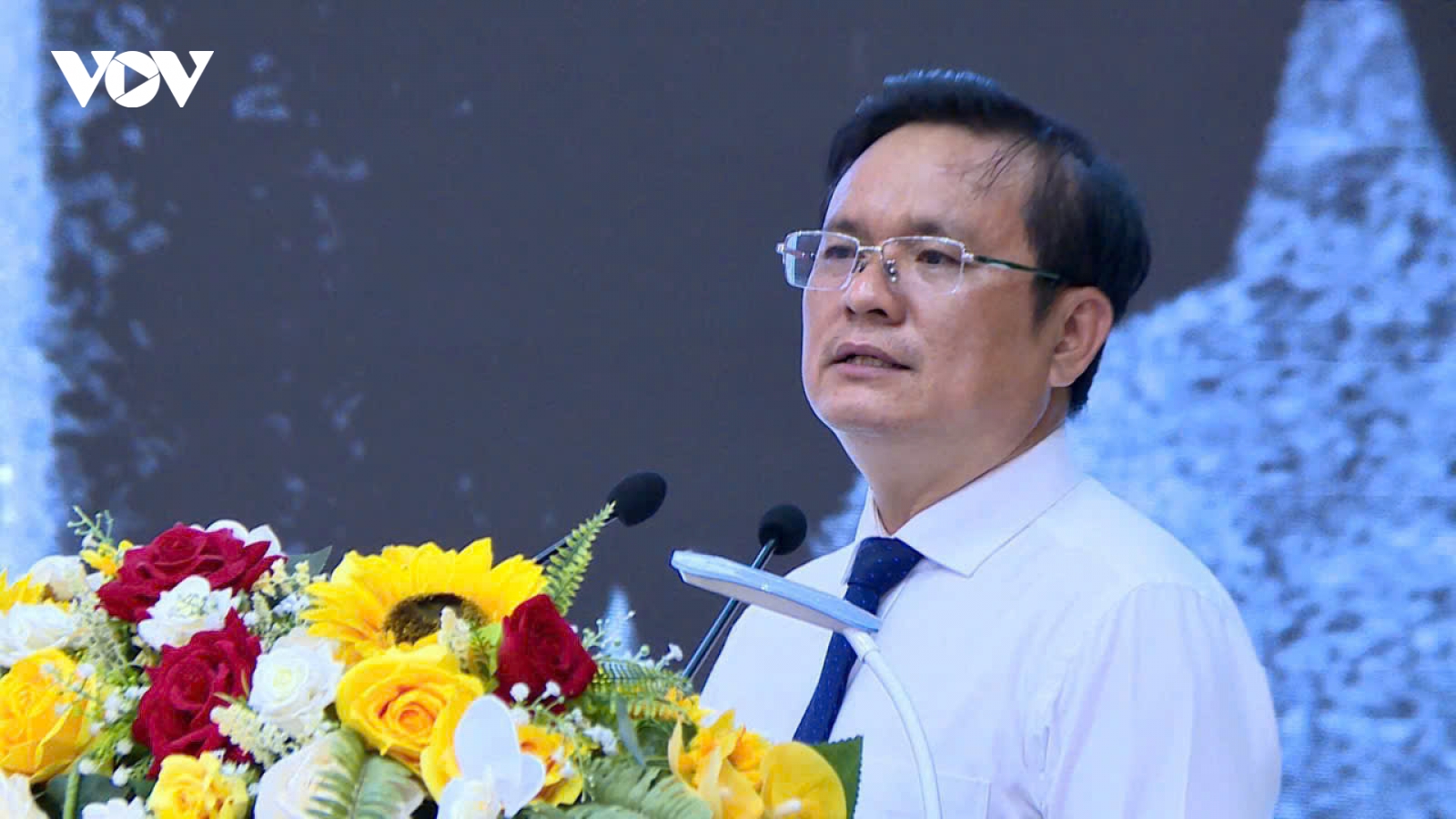 Nên có chế độ nhà công vụ, chế độ hỗ trợ công chức khi đi làm xa