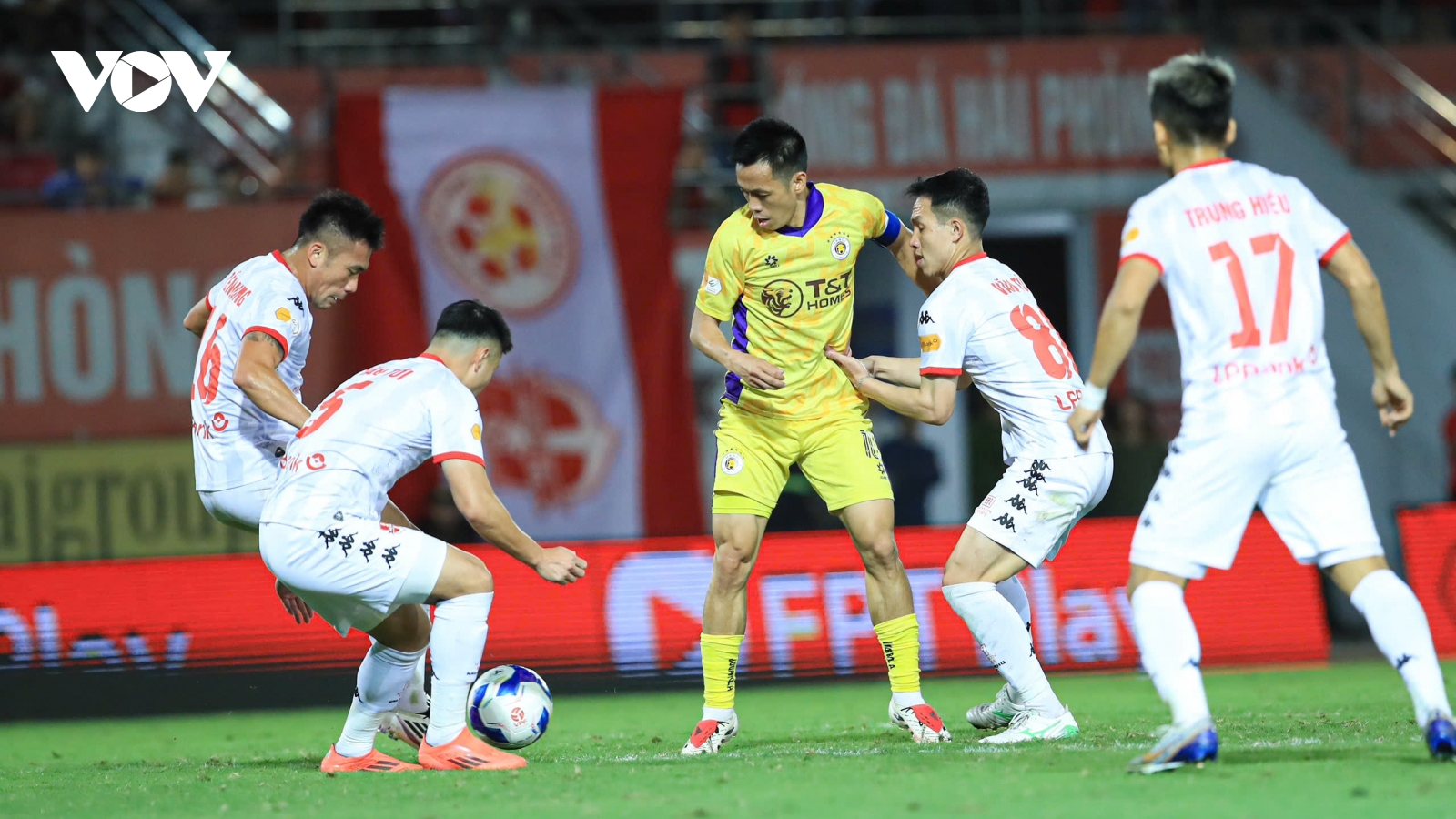 Kết quả vòng 18 V-League tối 13/4: Hà Nội FC chia điểm kịch tính cùng Hải Phòng