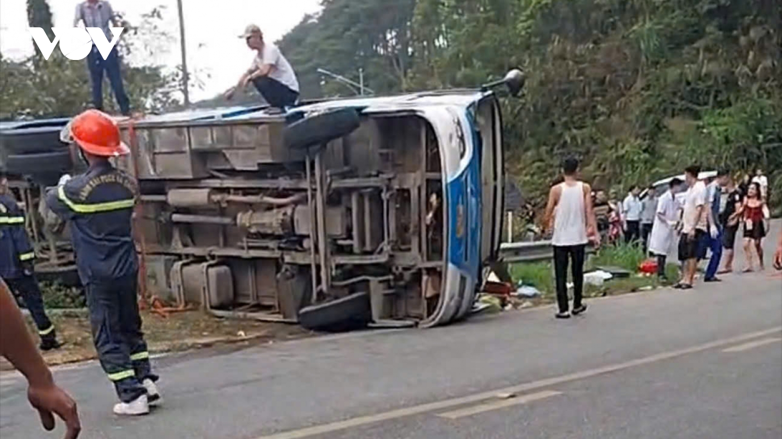 Thông tin mới nhất về nguyên nhân vụ xe khách lật khiến 3 người chết ở Tam Đảo