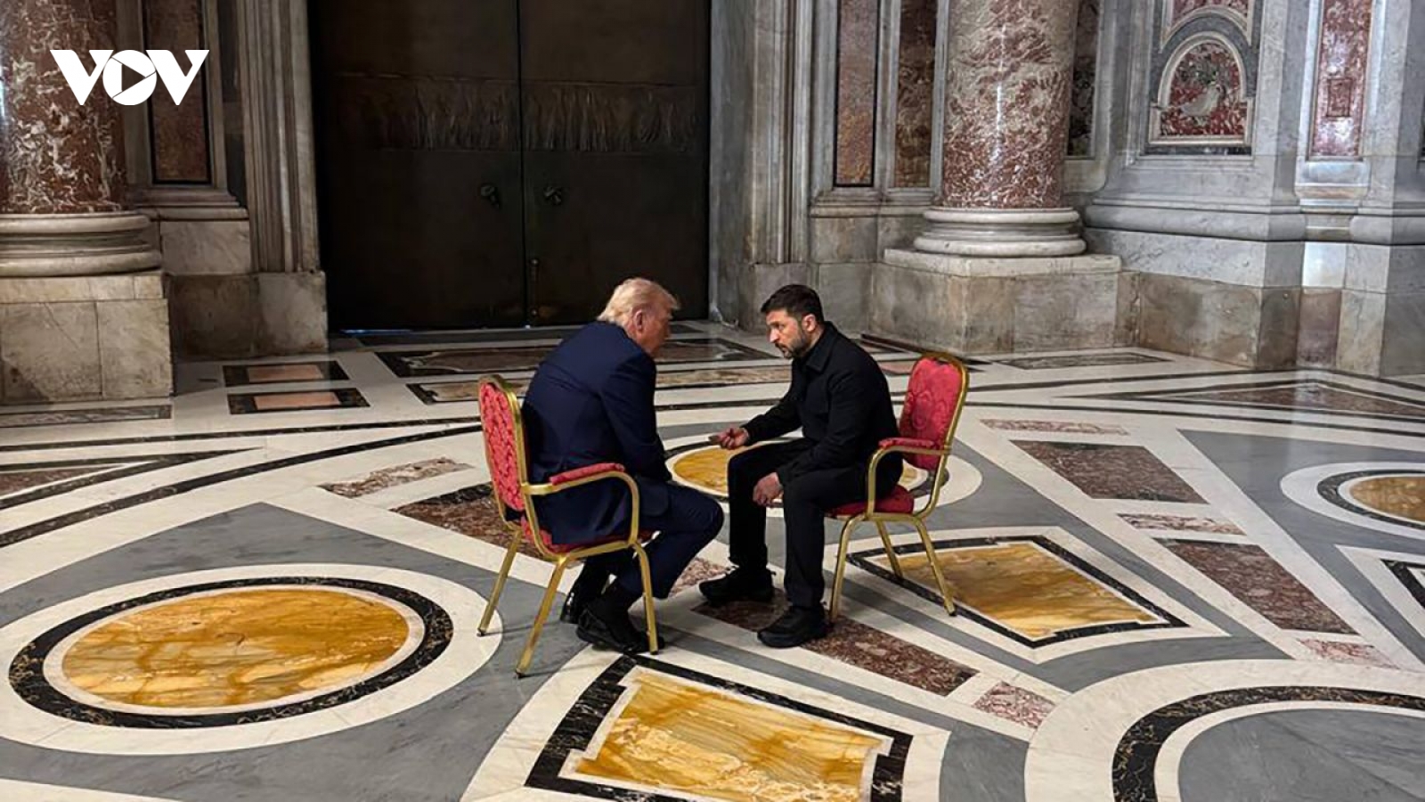 Cuộc gặp lịch sử Trump-Zelensky dưới mái vòm Vatican sẽ mở lối cho hòa bình?