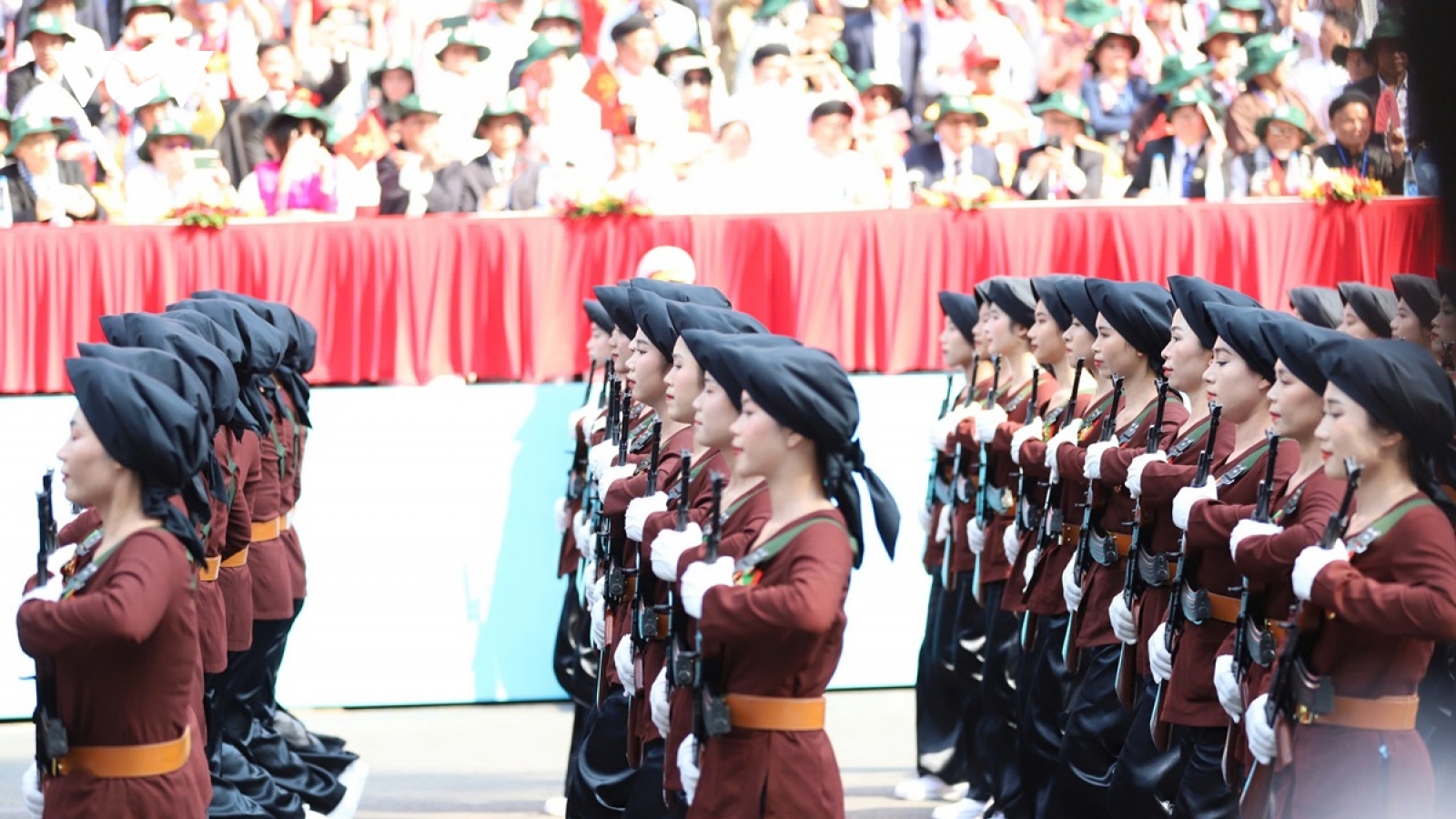 Những "bông hồng thép" rạng rỡ tại lễ diễu binh, diễu hành sáng 30/4