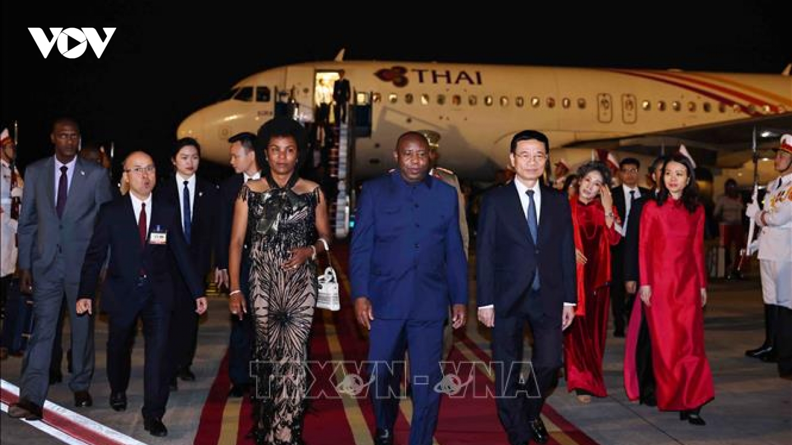 Tổng thống Cộng hòa Burundi đến Hà Nội, bắt đầu thăm chính thức Việt Nam