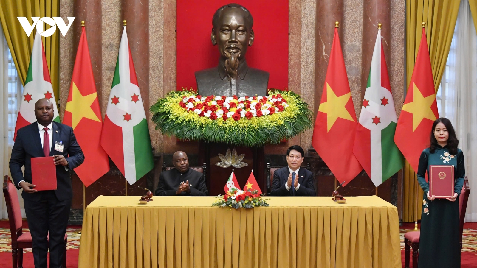 Toàn cảnh chuyến thăm đầu tiên của Tổng thống Burundi và Phu nhân đến Việt Nam