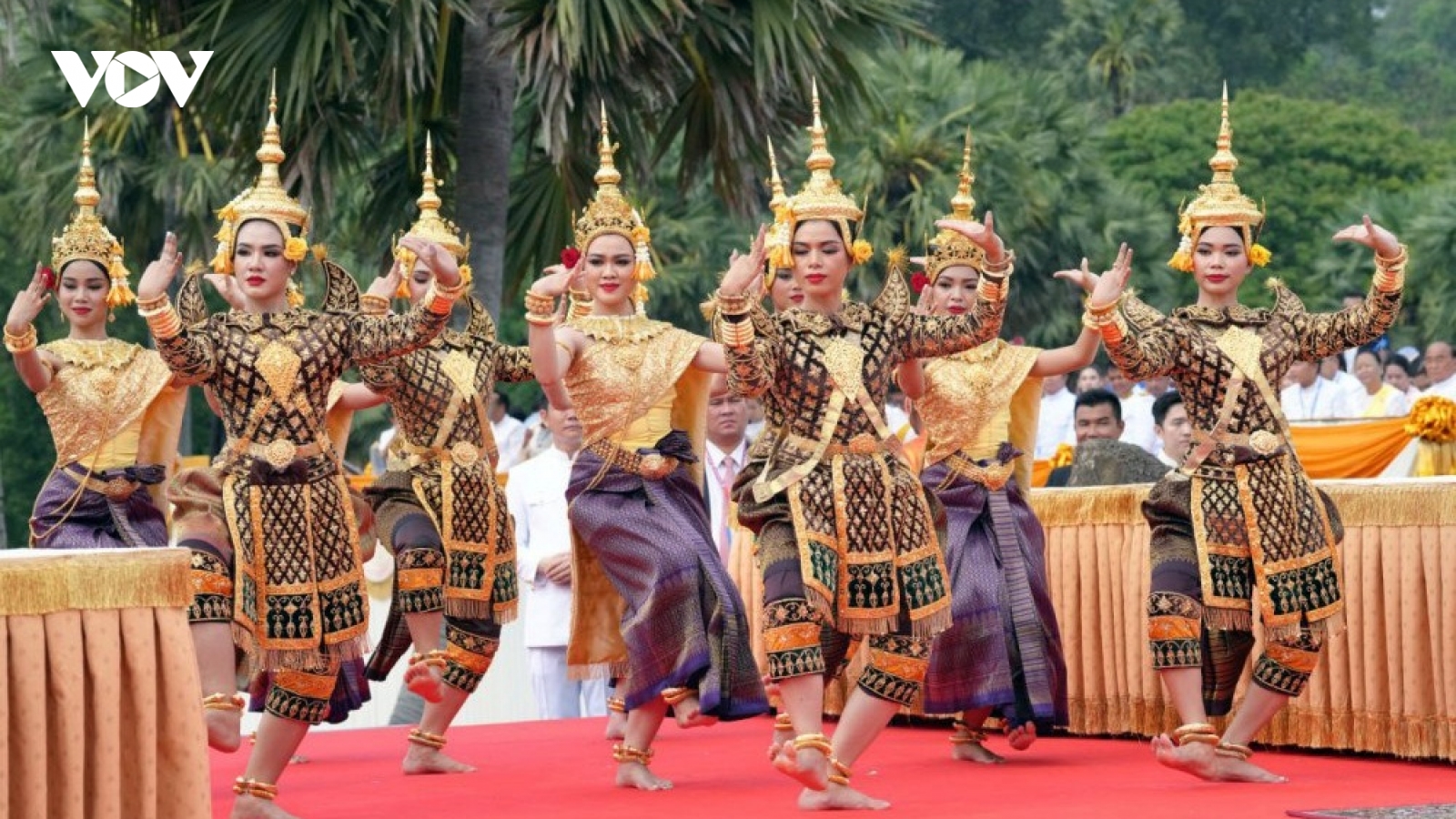 Người dân Campuchia đón Tết cổ truyền dân tộc
