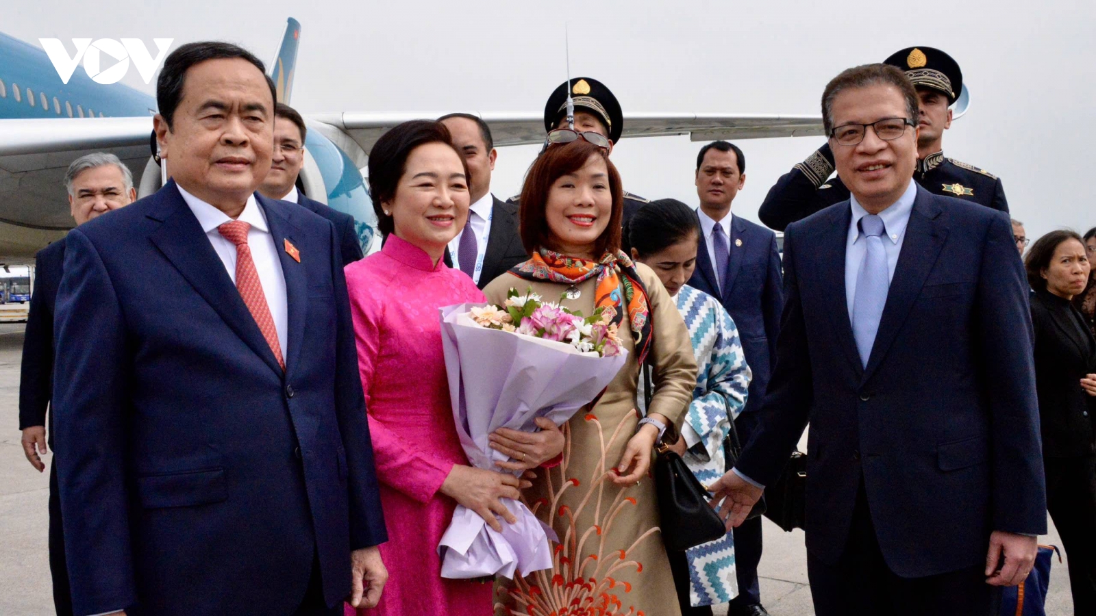 Chủ tịch Quốc hội đến Thủ đô Tashkent, dự IPU-150, thăm chính thức Uzbekistan