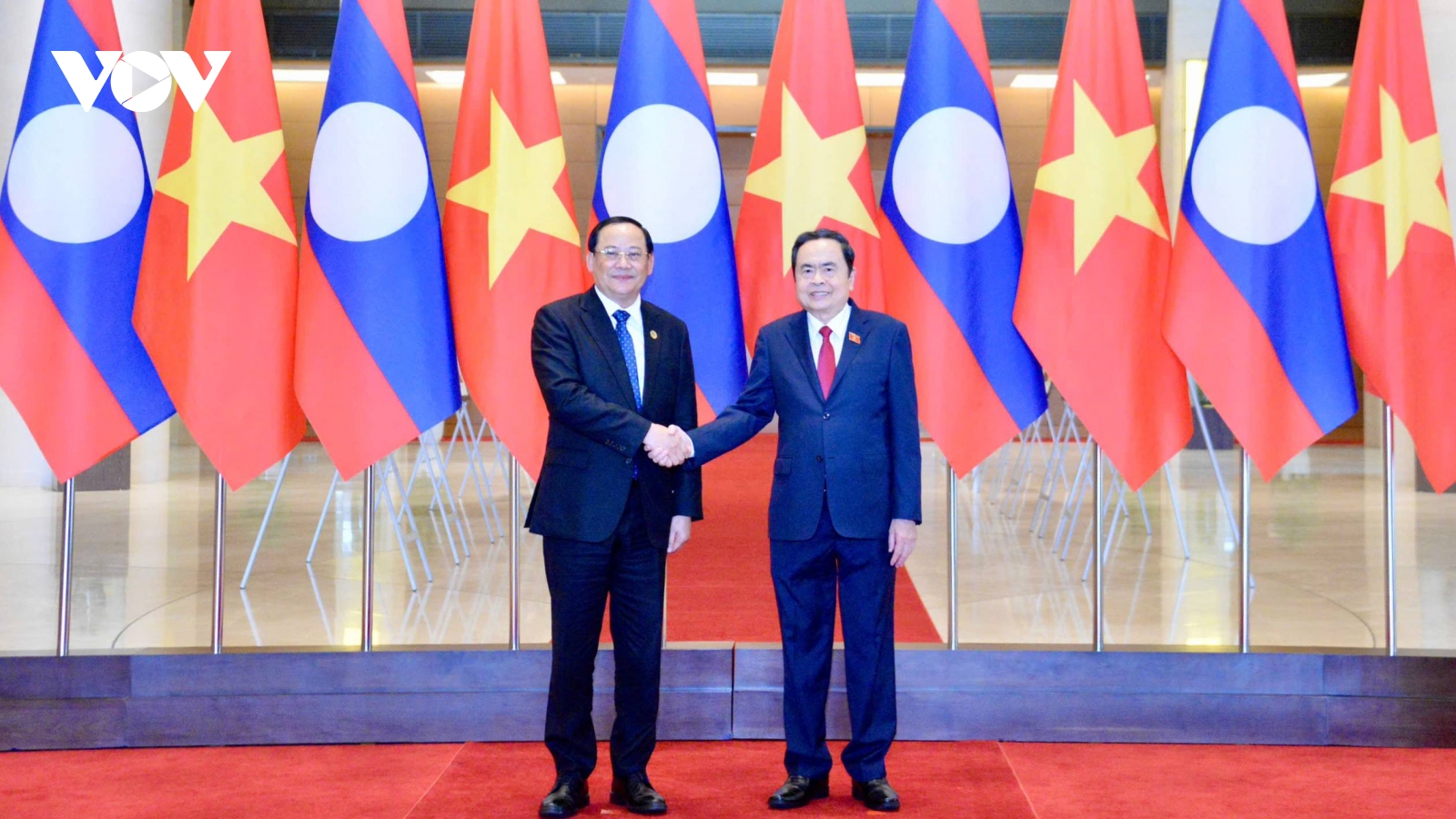 Chủ tịch Quốc hội Trần Thanh Mẫn hội kiến Thủ tướng Lào Sonexay Siphandone