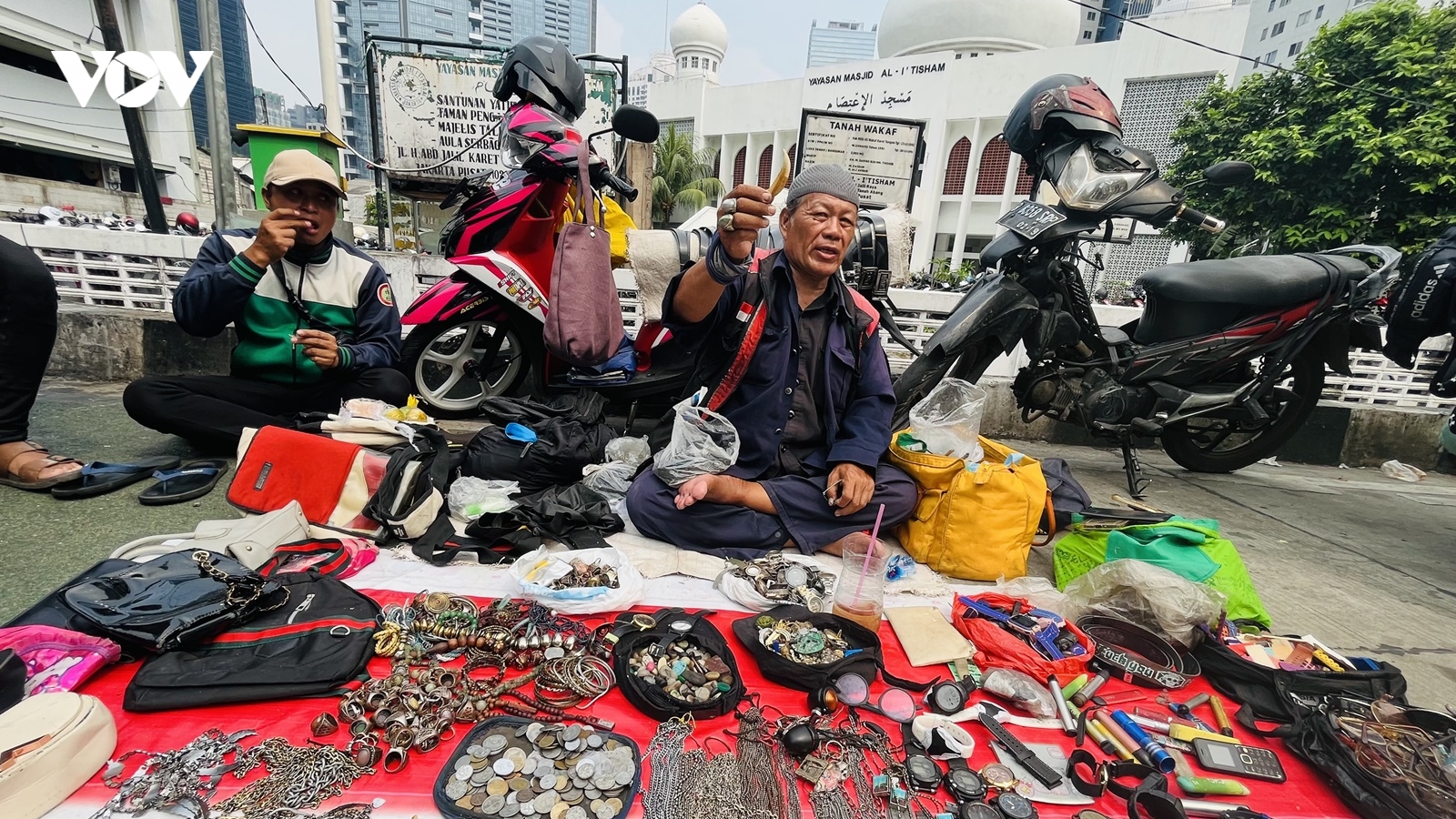 Thuốc lá, đói nghèo và cái bẫy suy dinh dưỡng vô hình tại Indonesia