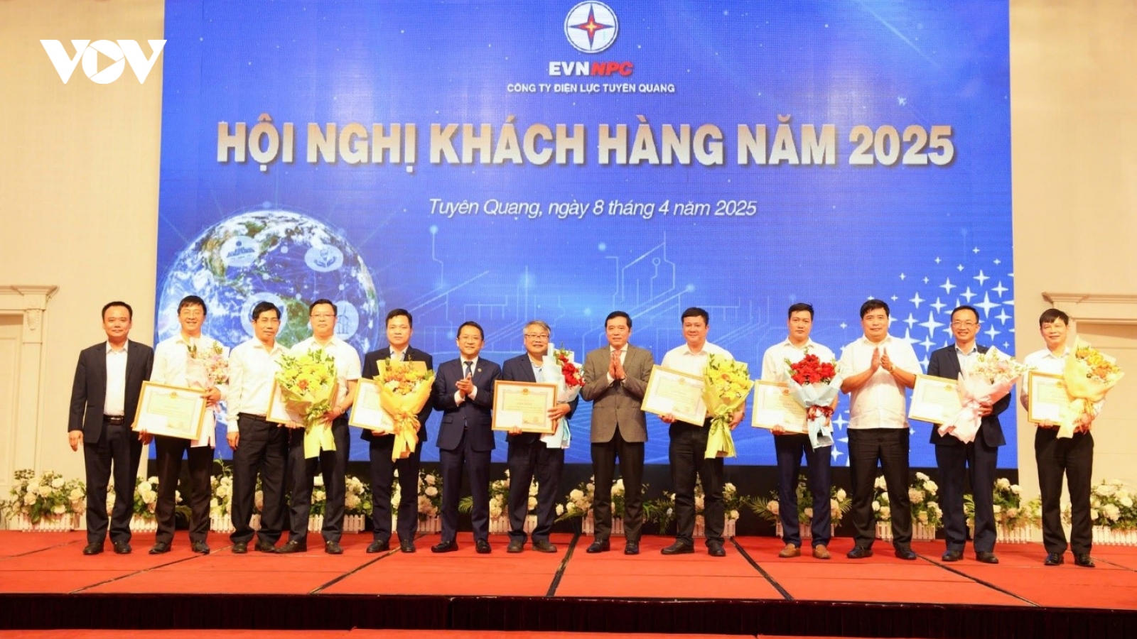 Thắp sáng niềm tin - EVNNPC tổ chức Hội nghị khách hàng 2025 trên toàn miền Bắc