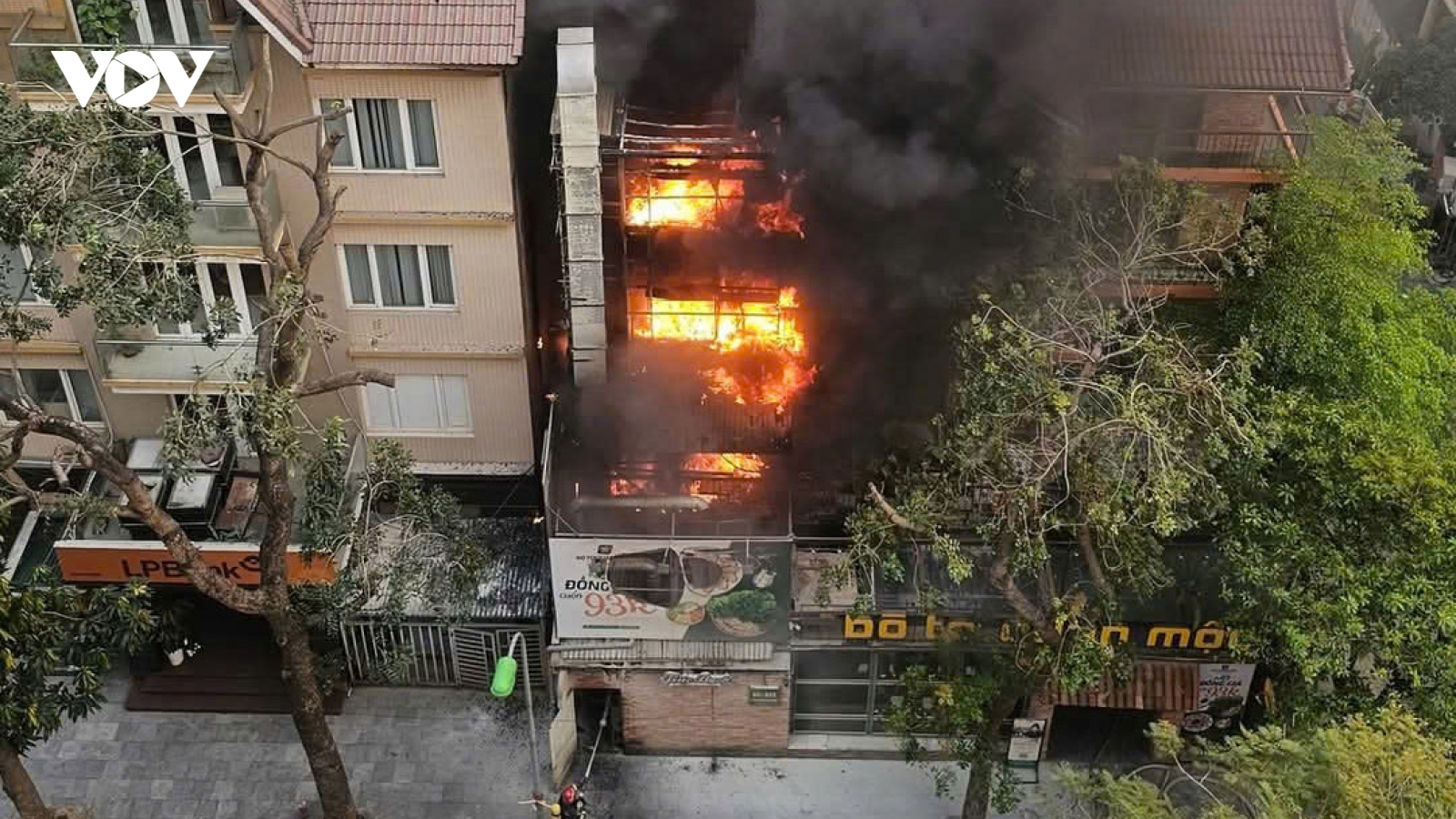 Cháy nhà hàng bò tơ ở Hà Nội