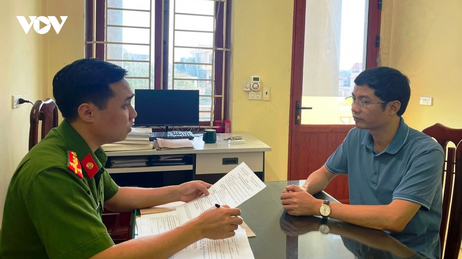 Lợi dụng lúc sáp nhập, chiếm đoạt tiền của người ủy quyền làm thủ tục đất đai