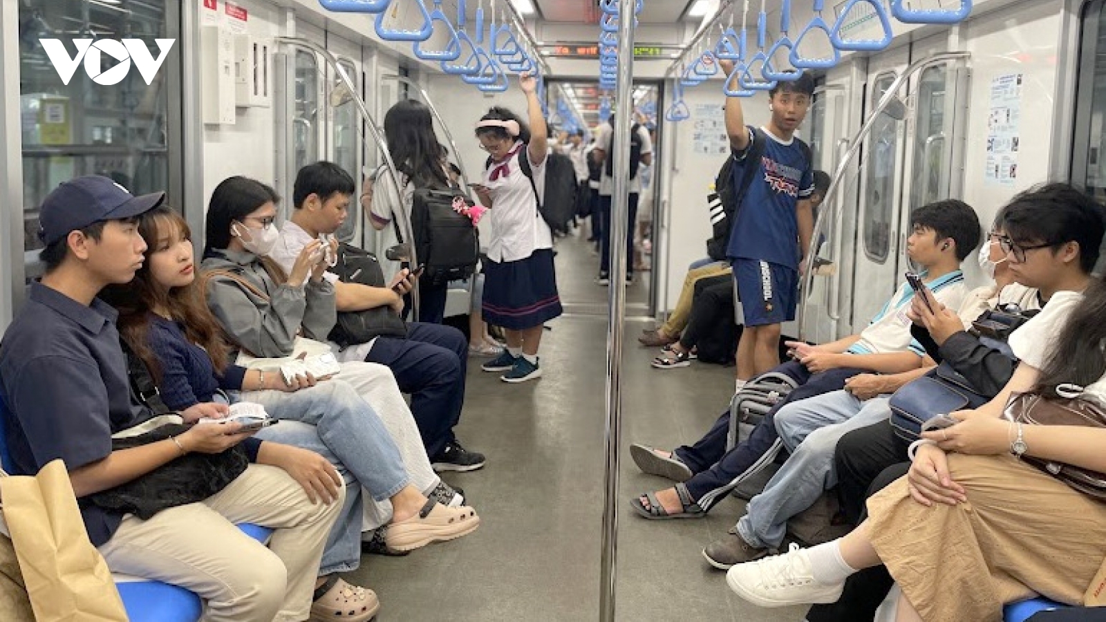 Miễn phí đi metro, xe buýt trong tháng 4 với thẻ MultiPass