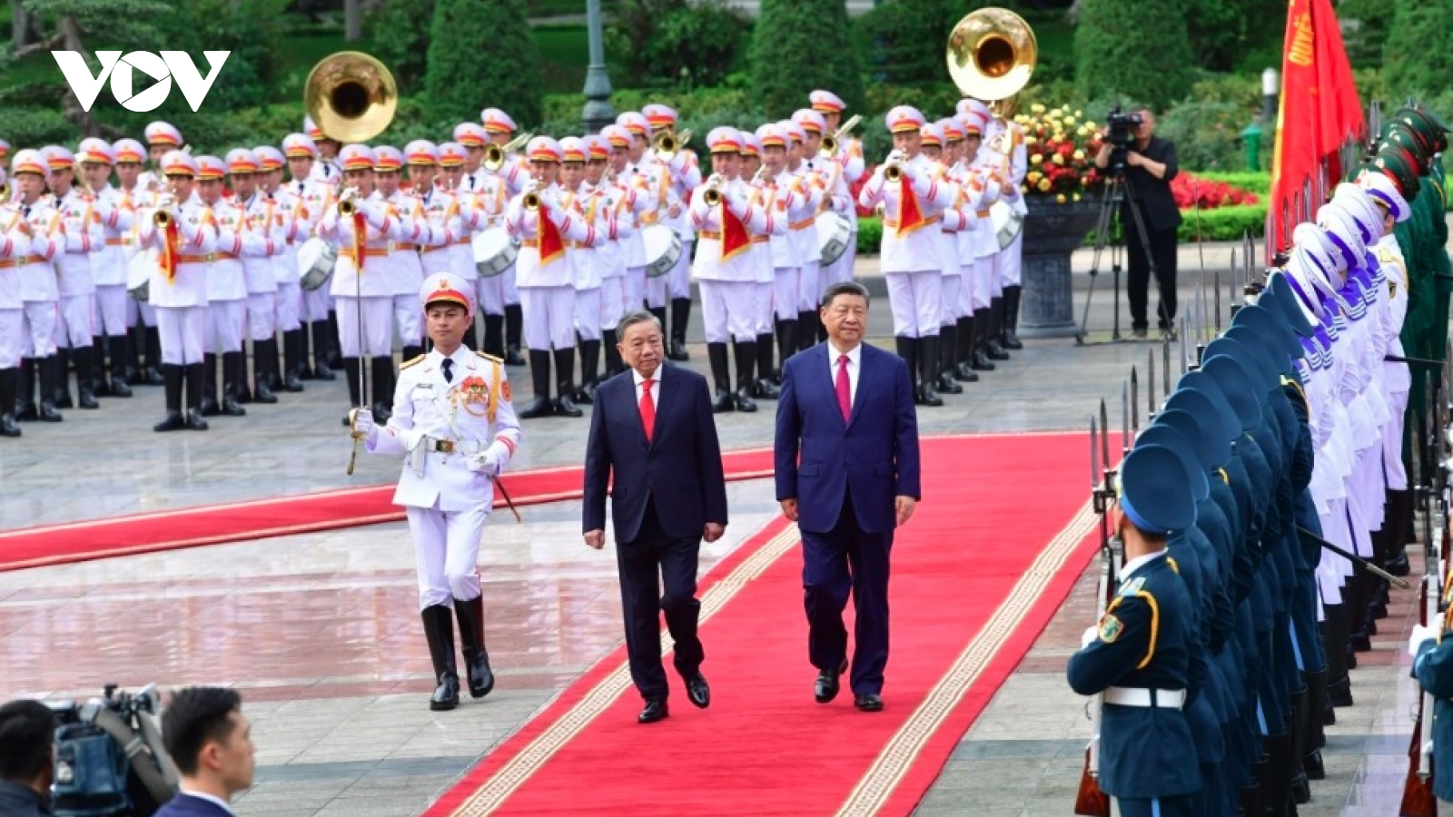 Vietnam rolls out red carpet for President Xi Jinping in Hanoi