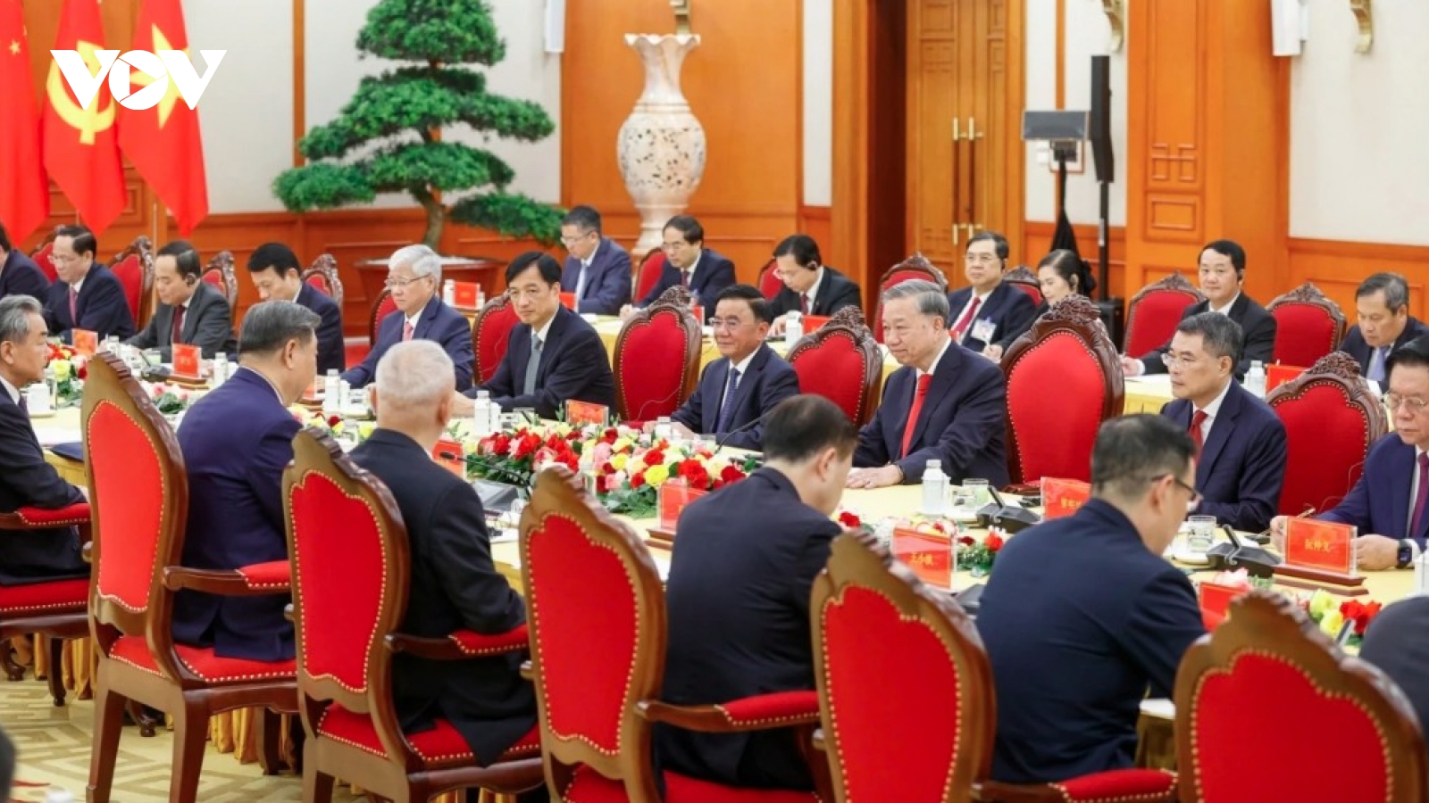 Talks between To Lam and Xi Jinping captured in photos