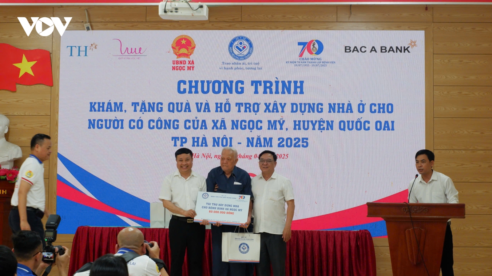 Bệnh viện Phụ sản Trung ương chung tay xóa nhà tạm, nhà dột nát cho người nghèo