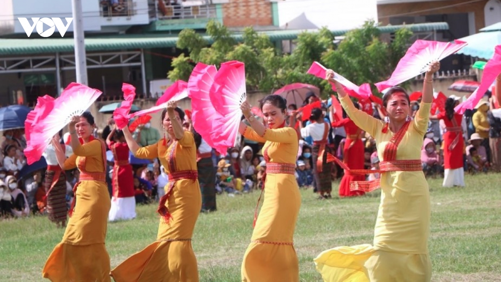 Culture, sports, tourism week in Ninh Thuan celebrates national reunification