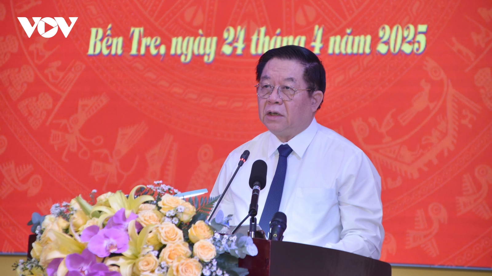 Ông Nguyễn Trọng Nghĩa dự họp mặt kỷ niệm 50 năm Ngày giải phóng Bến Tre