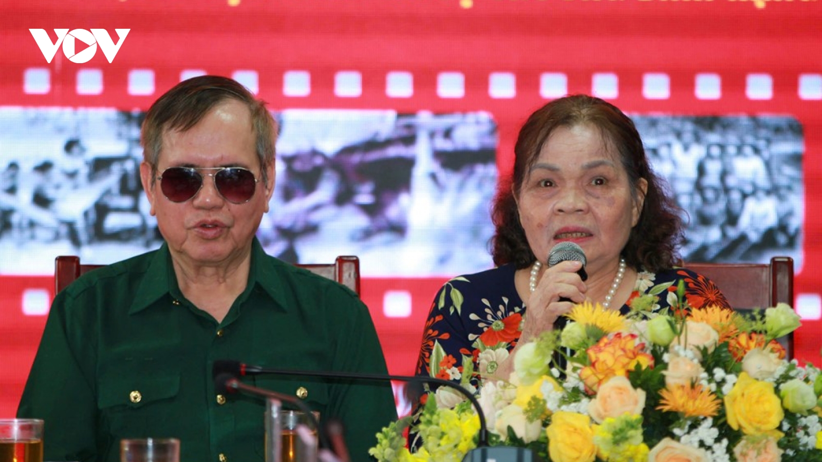 Chuyện tình yêu đẹp thời chiến của cựu Chủ tịch hội người mù Việt Nam