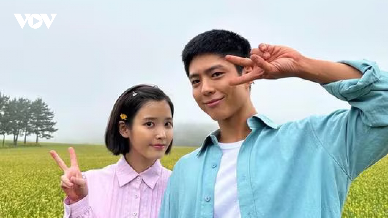 IU xả ảnh hậu trường phim "Khi cuộc đời cho bạn quả quýt"