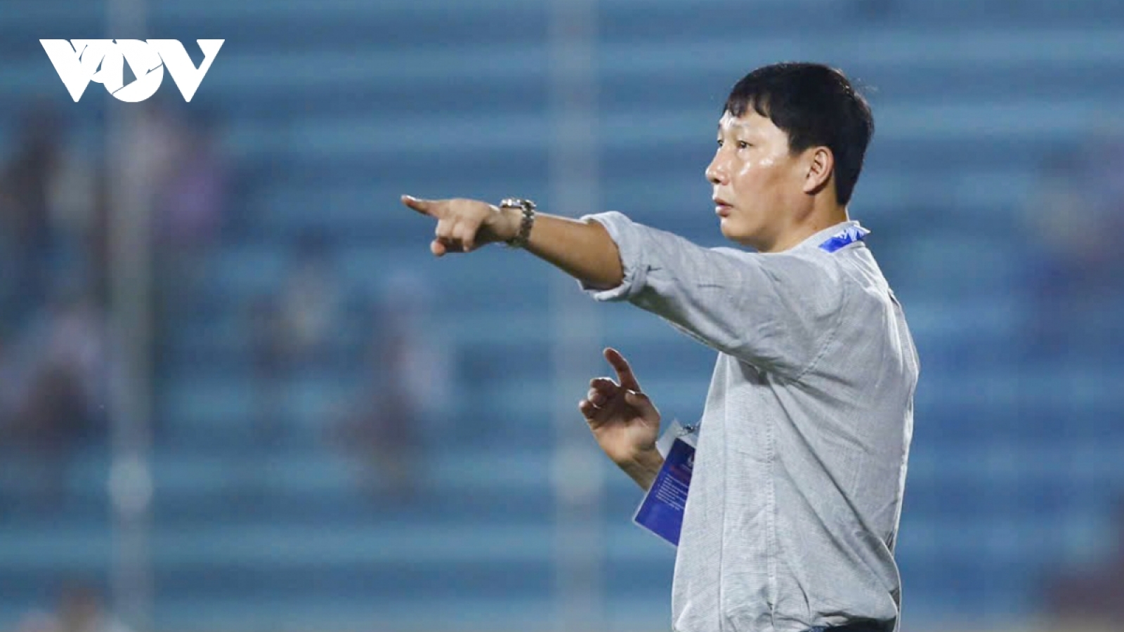 Các ngôi sao Đông Nam Á kém sức hút, HLV Kim Sang Sik gặp khó trước ngày đấu MU