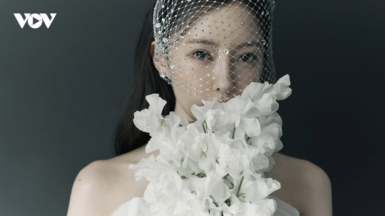 Hyomin (T-ara) lộng lẫy như công chúa trong đám cưới cổ tích