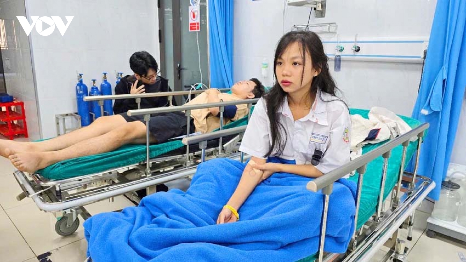 Xe chở học sinh lật ngửa ở Gia Lai: 20 em bị thương, tài xế âm tính với ma tuý