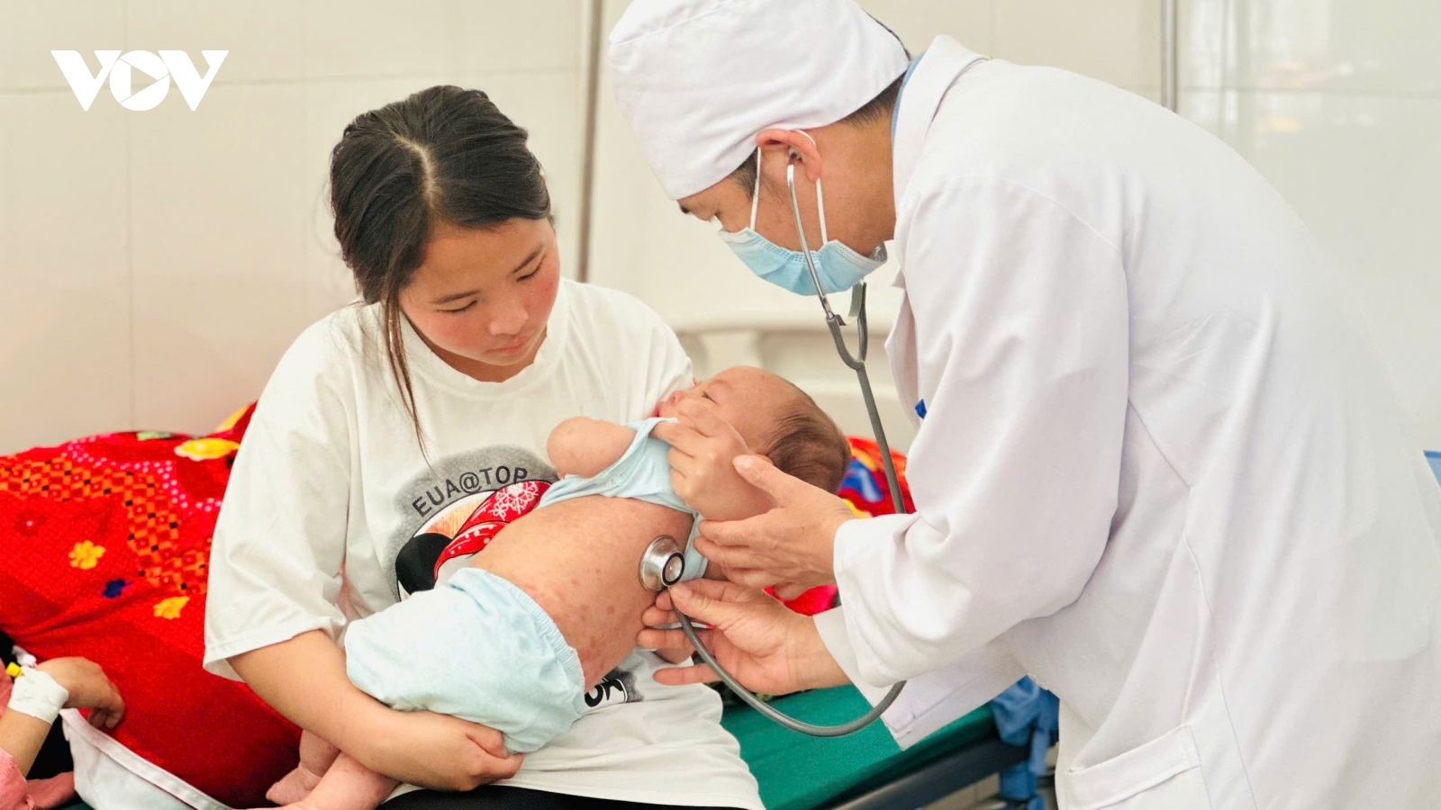Lào Cai kiểm soát chặt chẽ dịch sởi ở các khu vực vùng cao