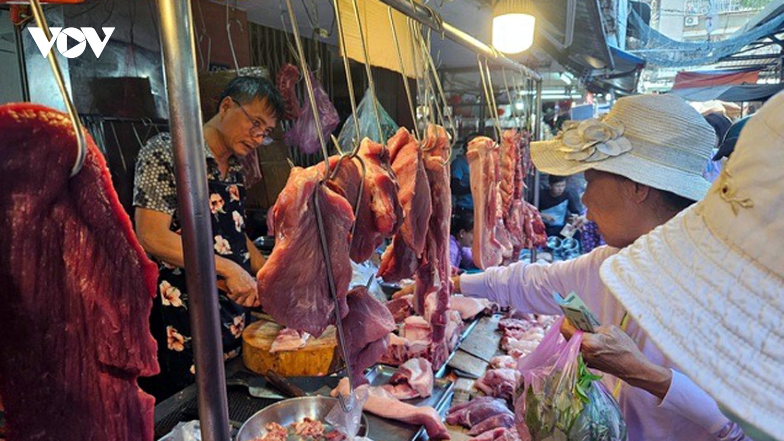 Heo nhập tăng mạnh, giá giảm nhiệt