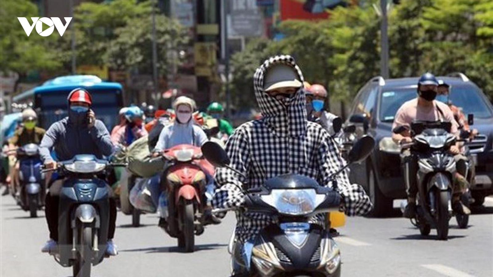 Thời tiết hôm nay 22/4: Bắc Bộ nắng nóng gay gắt, chiều tối có mưa rào và dông