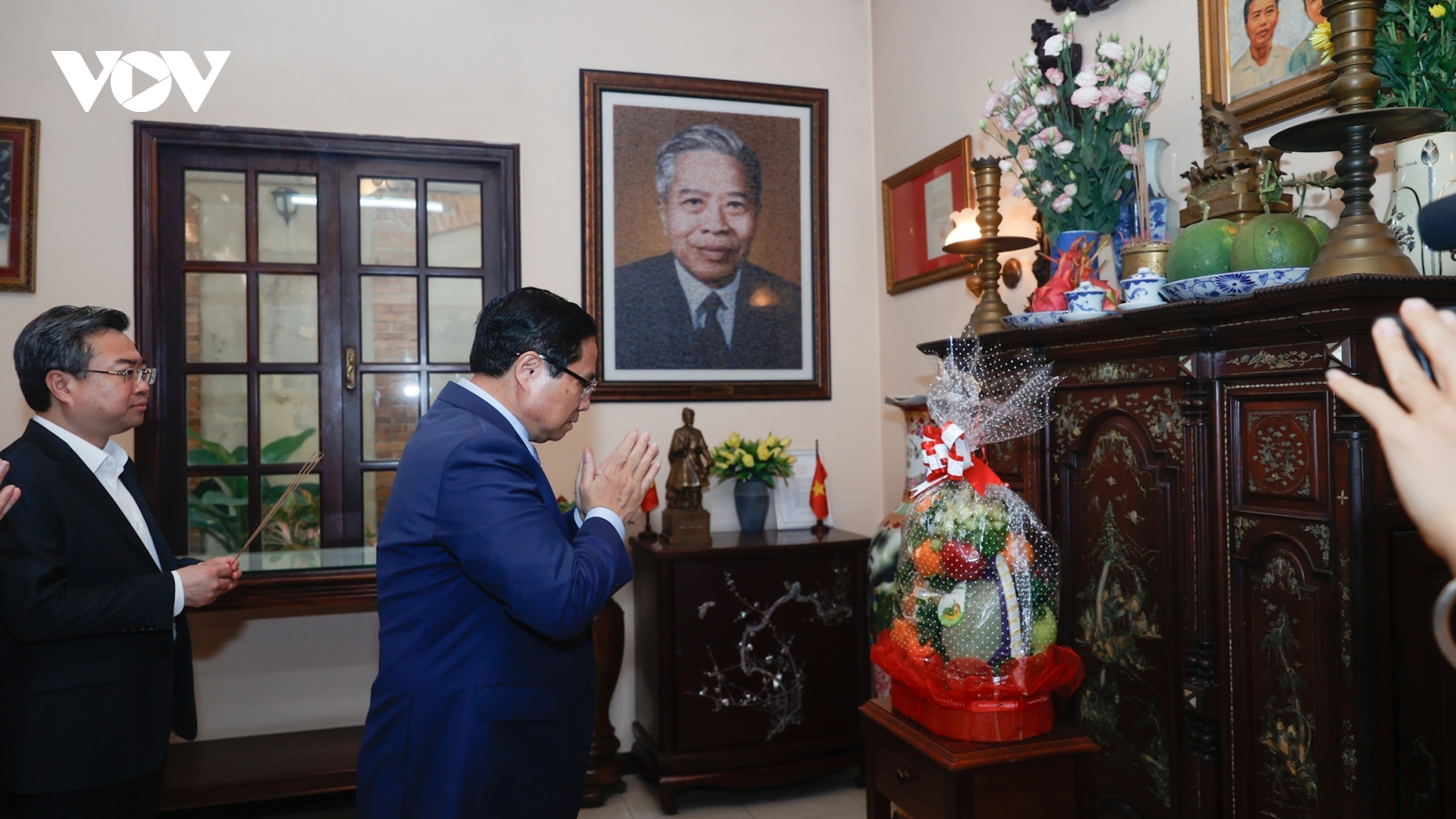 Thủ tướng dâng hương tưởng nhớ các đồng chí Phạm Hùng và Võ Văn Kiệt