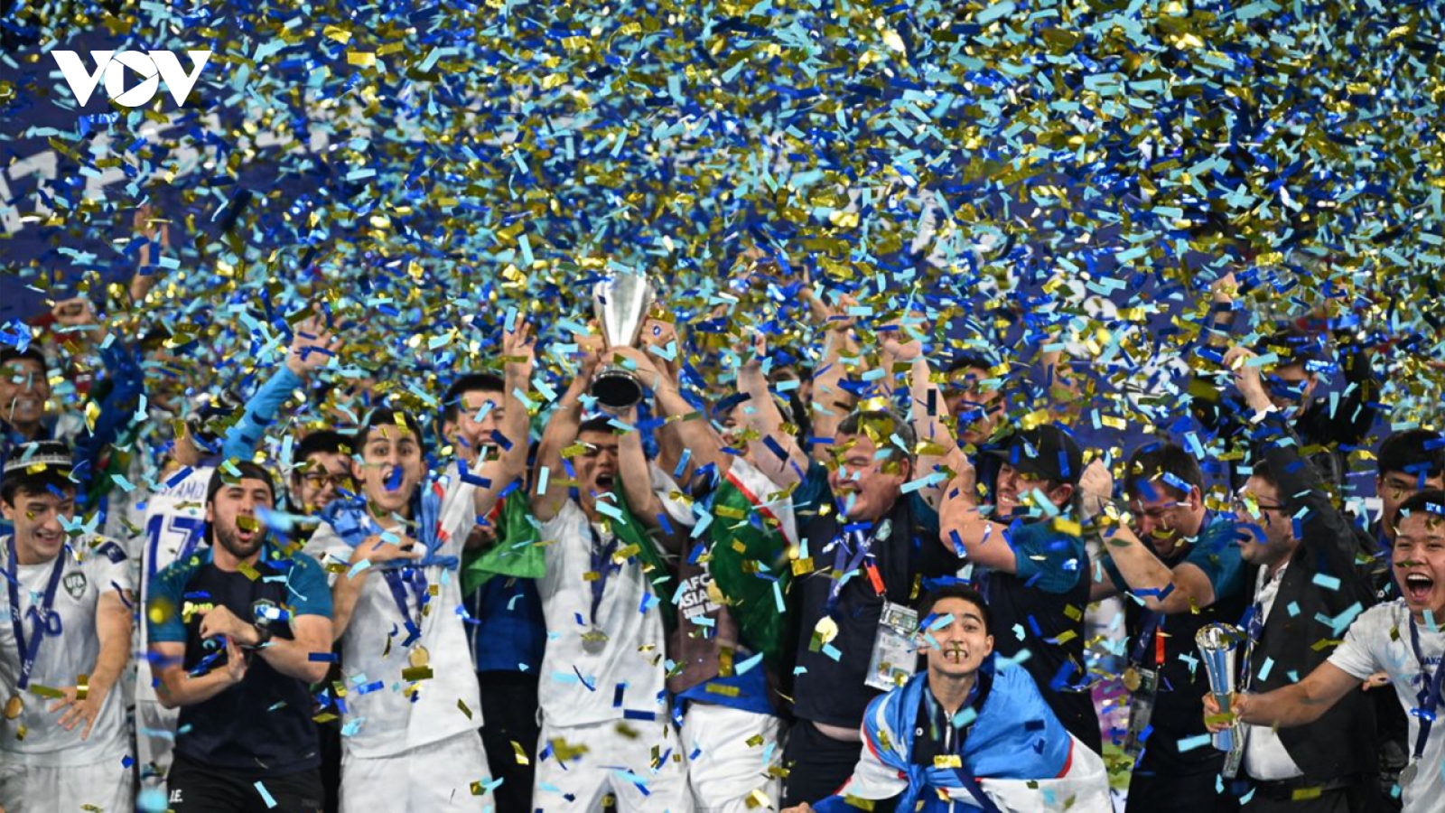 Nhận 2 thẻ đỏ, U17 Uzbekistan vẫn chiến thắng để vô địch U17 châu Á