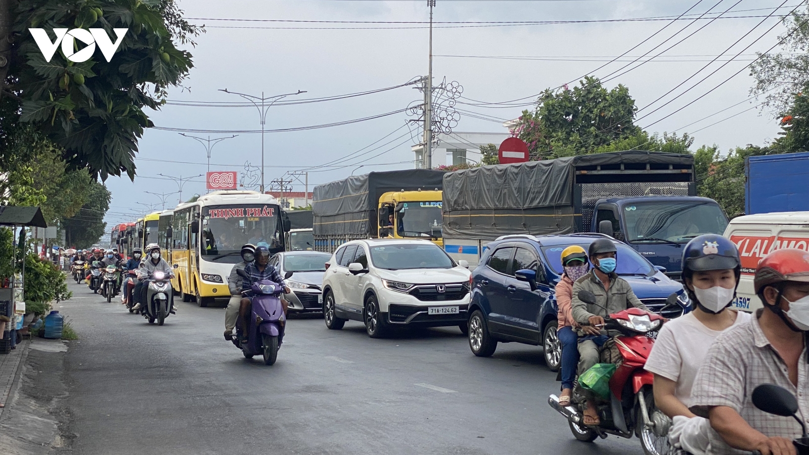 Tiền Giang, Bến Tre: Cầu Rạch Miễu kẹt cứng, phải xả trạm thu phí 3 lần