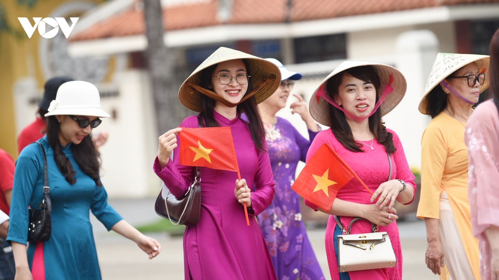 Giới trẻ lan toả tình yêu đất nước theo cách riêng