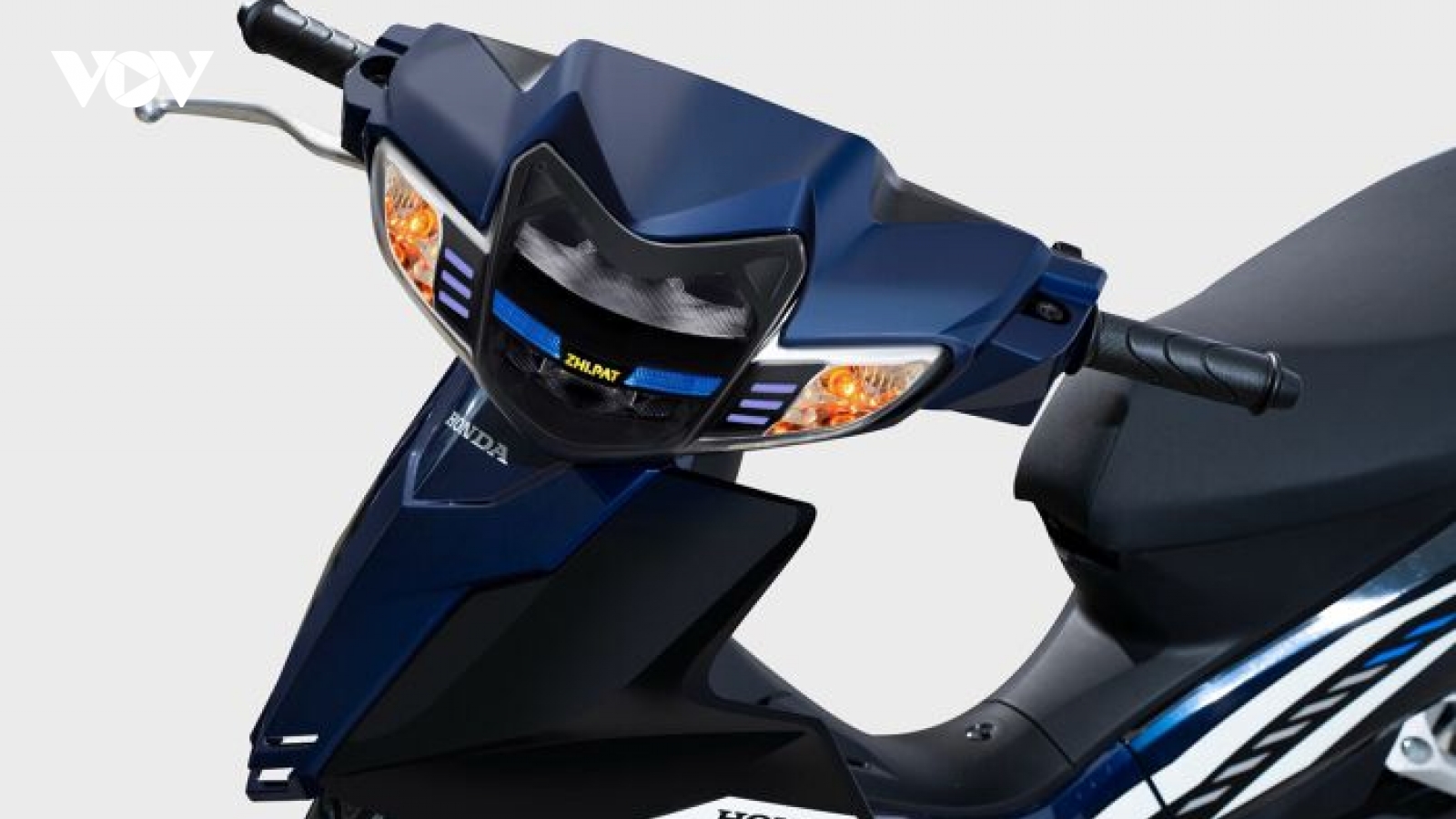 ZHI.PAT ra mắt đèn pha LED Blade 110 Sportline, giá từ 1,25 triệu đồng