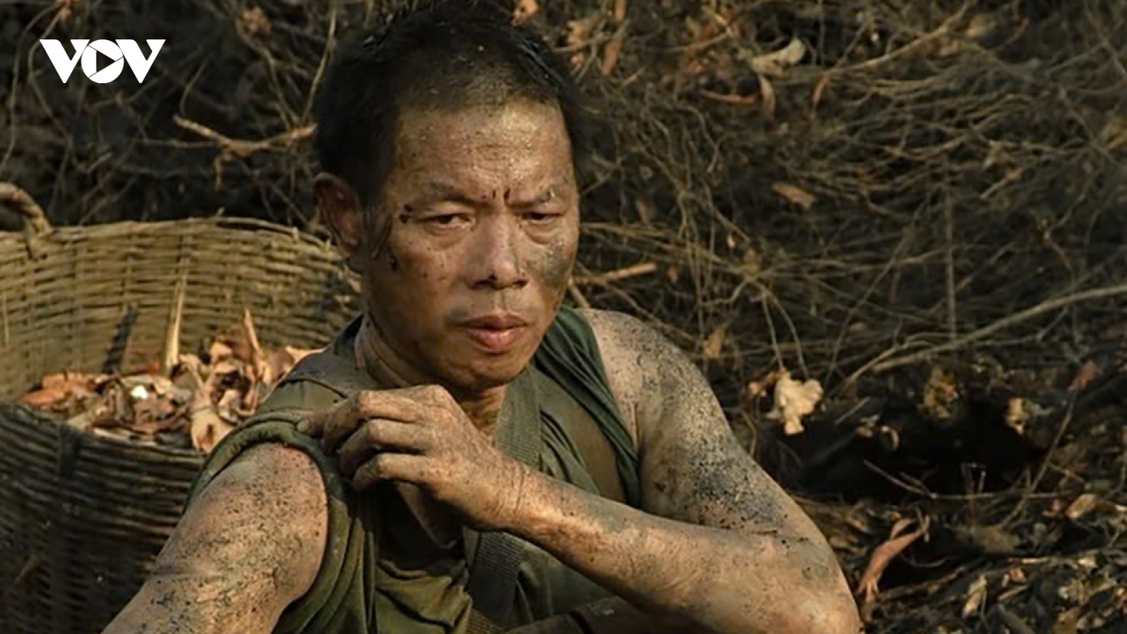 Thái Hòa: "Tôi giảm cân, tập quân sự để sống đúng với Bảy Theo"