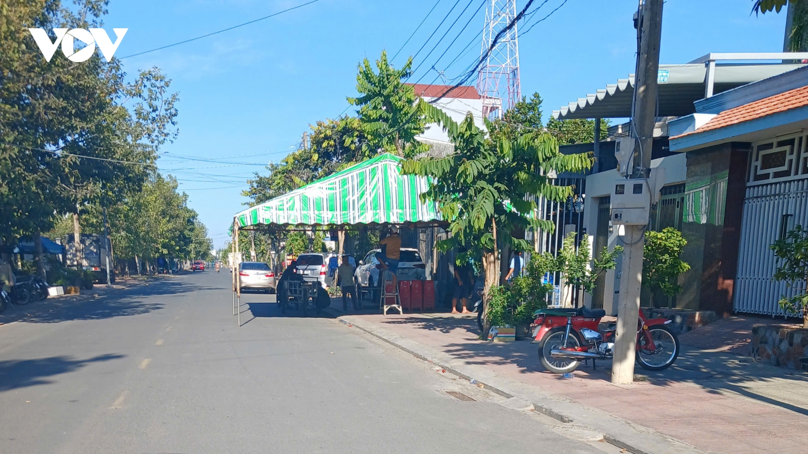 Nhân viên bệnh viện treo cổ ở Tiền Giang đã tử vong