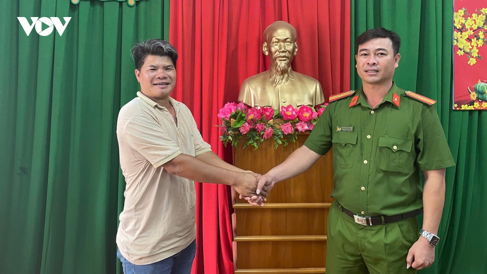 Nhận lại hơn 100 triệu đồng chuyển nhầm số tài khoản