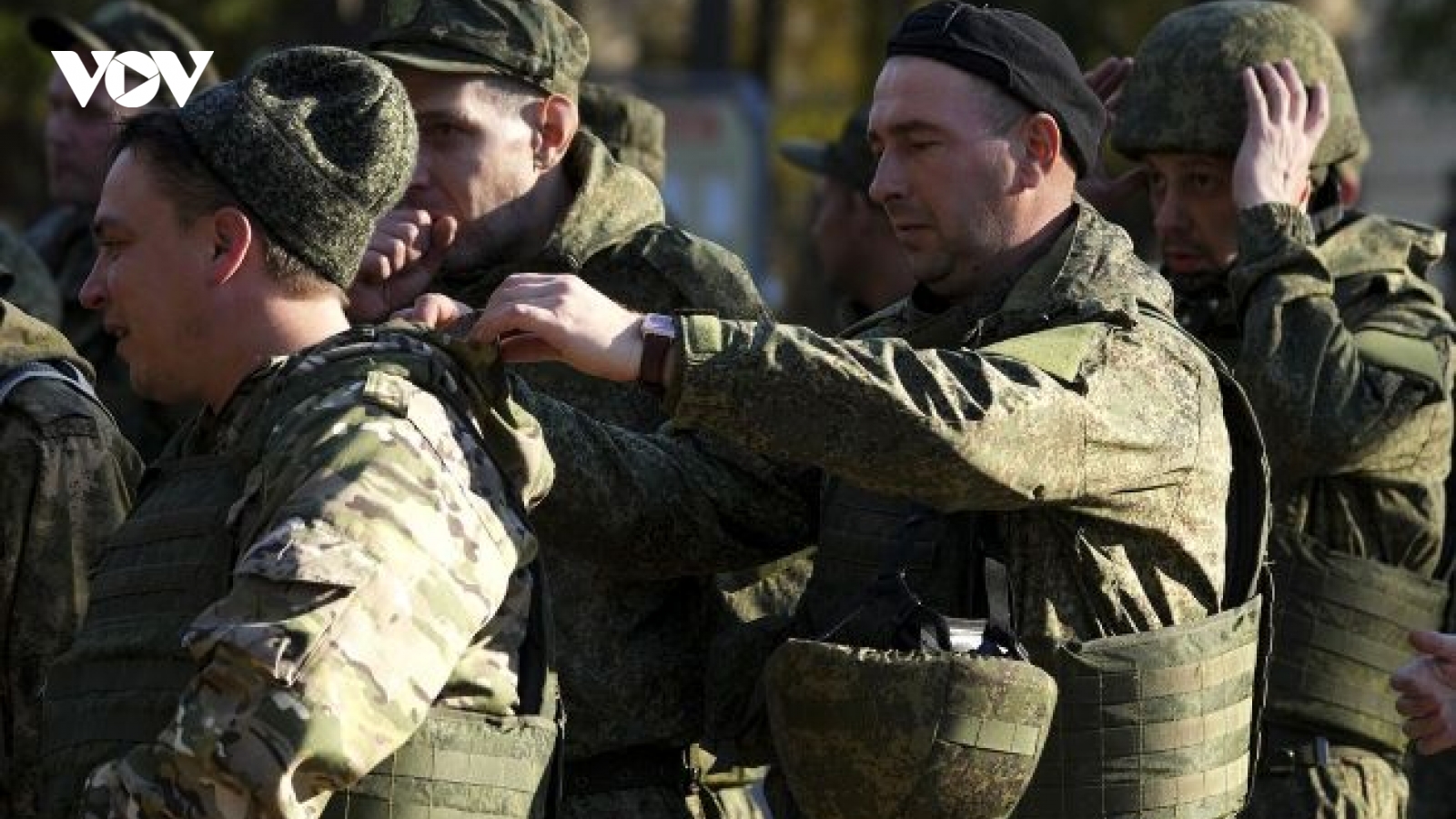 Có lợi thế bất ngờ, Nga chơi đòn tâm lý gây căng thẳng cho Ukraine và châu Âu