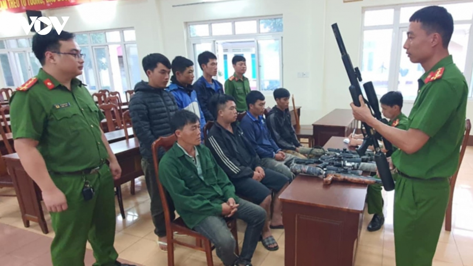Bắt giữ 7 đối tượng mang súng tự chế vào rừng săn thú trong dịp nghỉ lễ