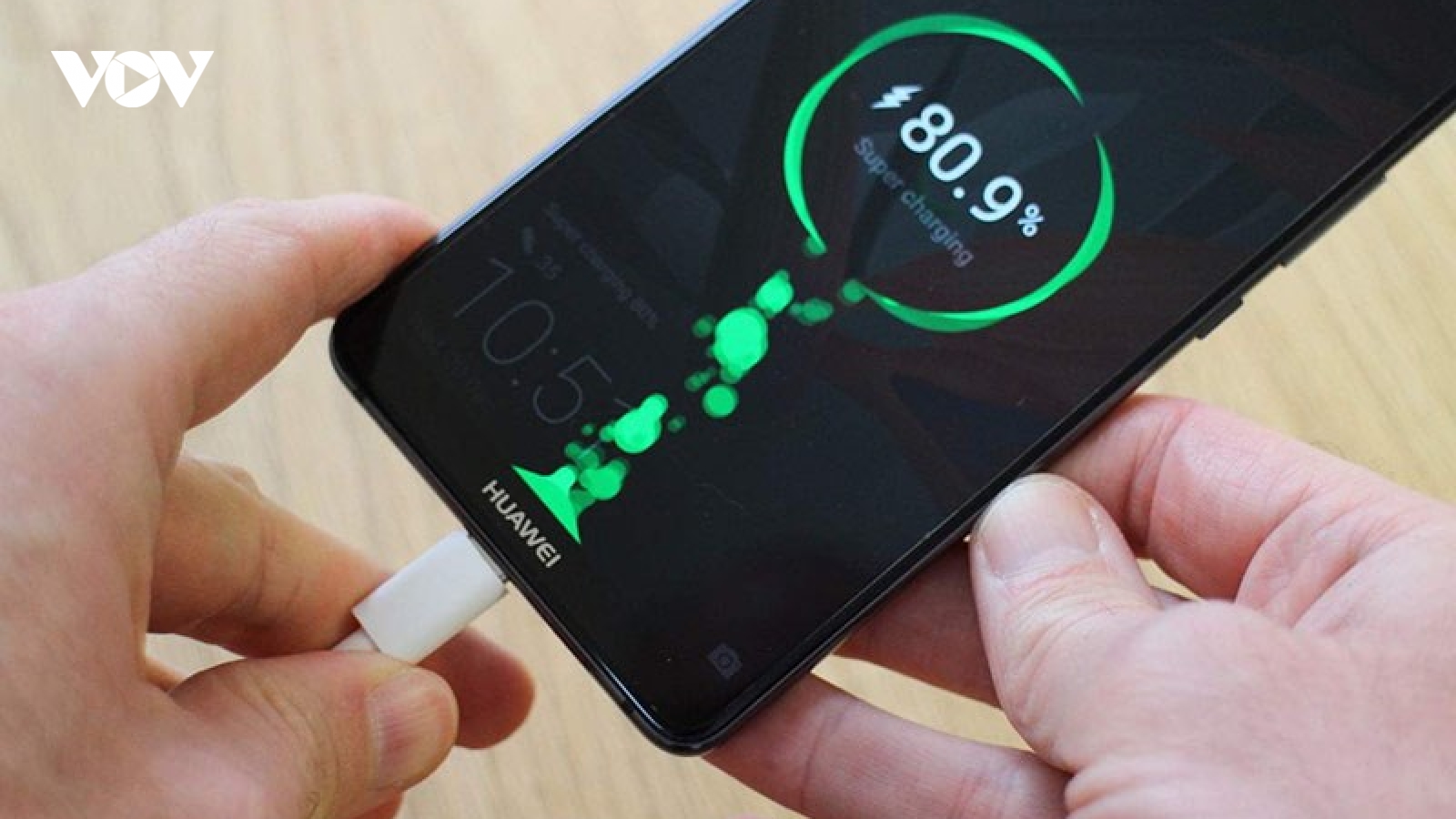 Vì sao tốc độ sạc pin smartphone là nỗi ám ảnh của nhiều người?