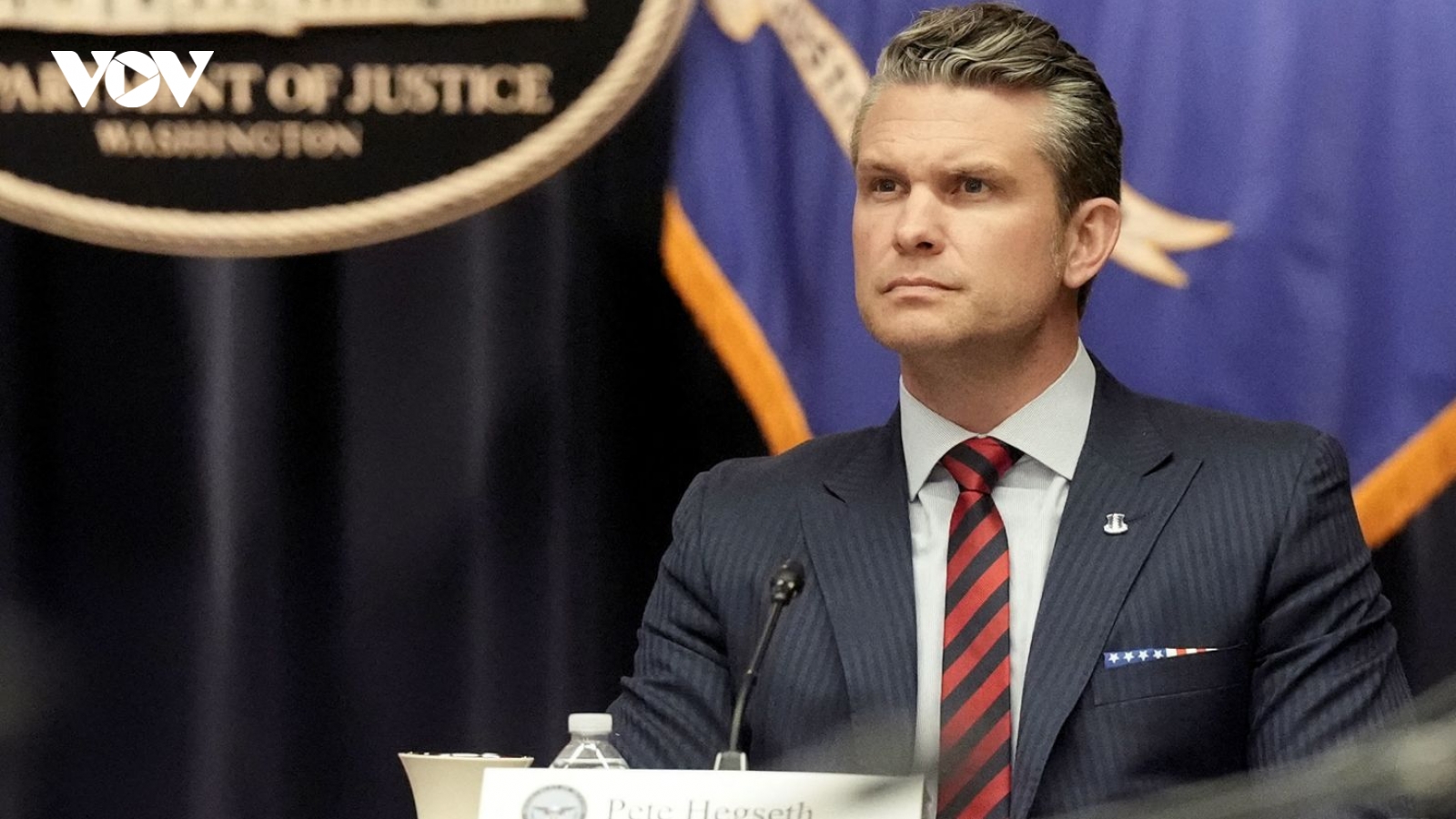 Ông Hegseth “gây bão” khi tạm dừng chuyển vũ khí cho Ukraine không qua Nhà Trắng