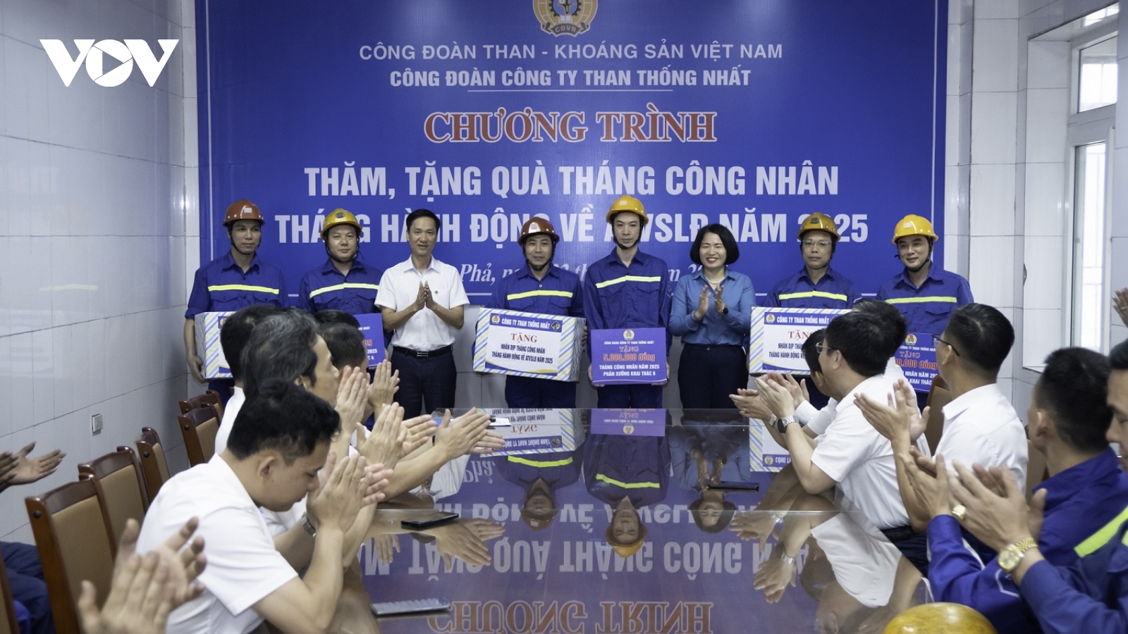Ngành than siết chặt an toàn lao động, chăm lo công nhân trong tháng hành động