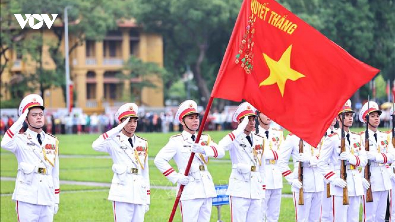 Lễ chào cờ đặc biệt tại Quảng trường Ba Đình