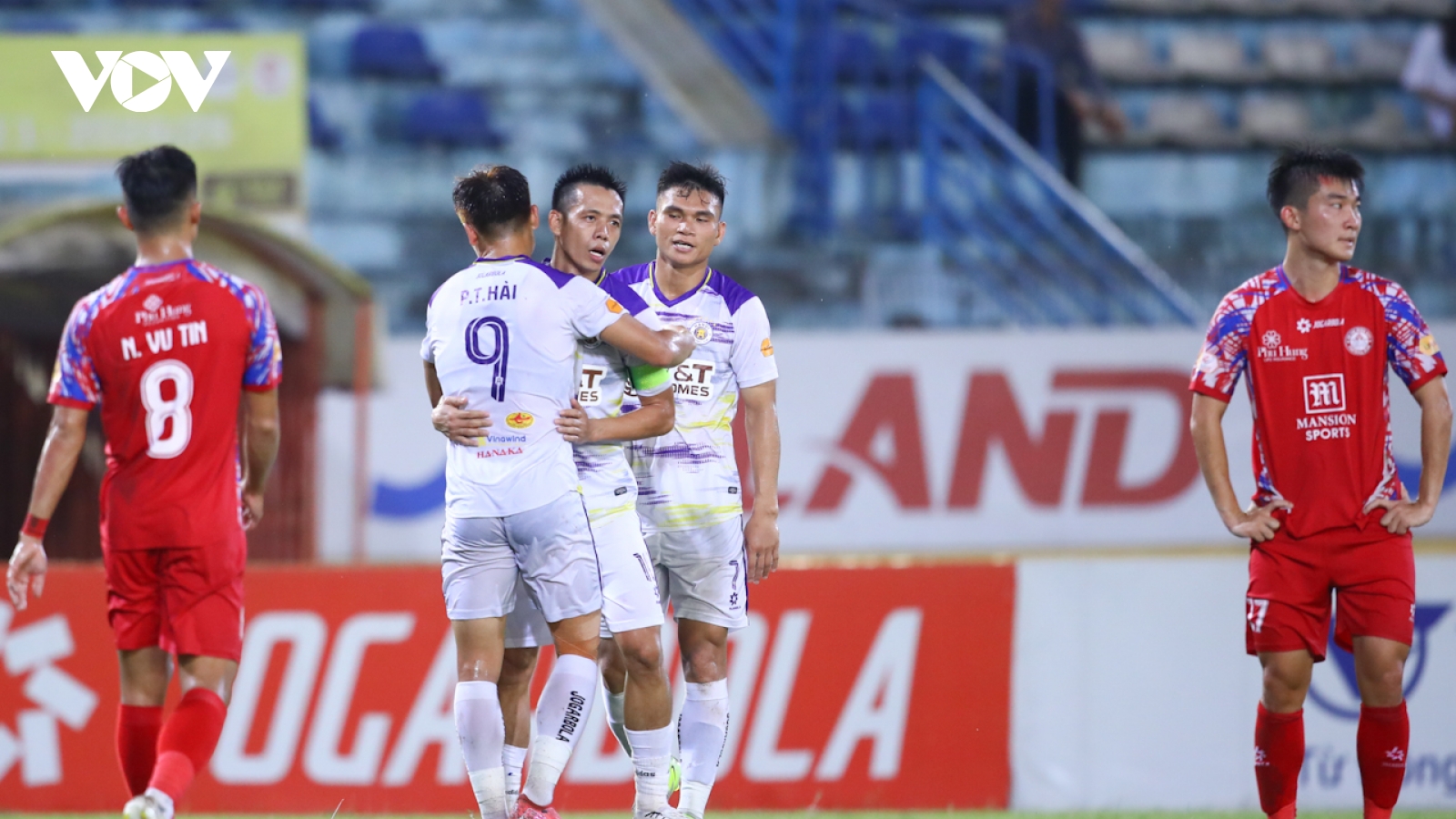Bảng xếp hạng V-League mới nhất: Hà Nội FC nỗ lực bám đuổi