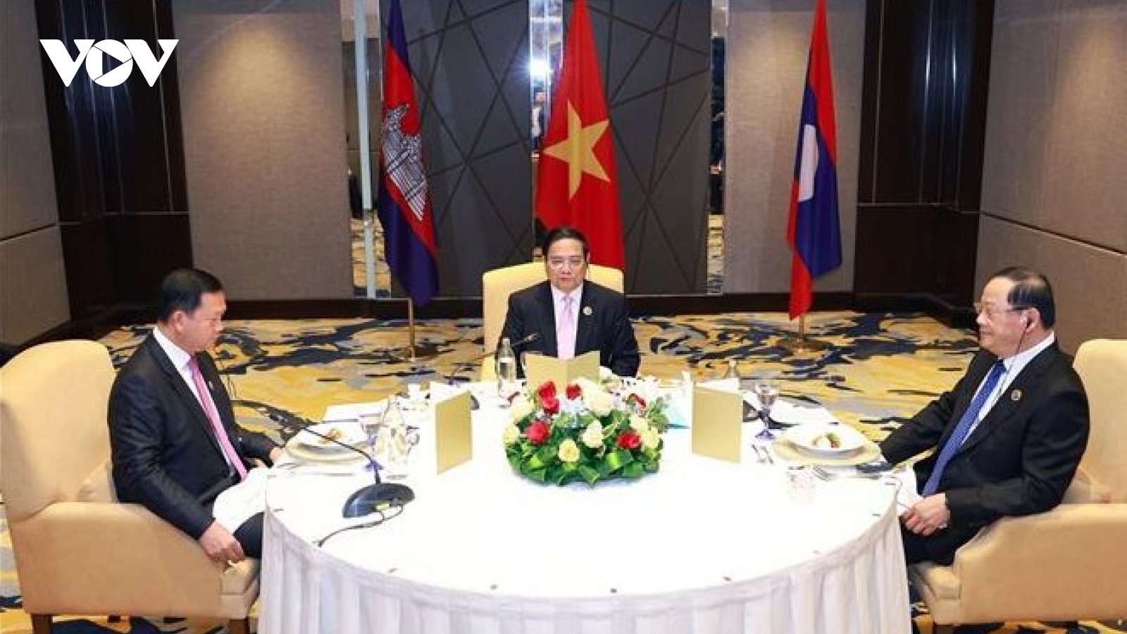 Vietnam, Laos, Cambodia bolster tripartite cooperation on sidelines of ASEAN Summit
