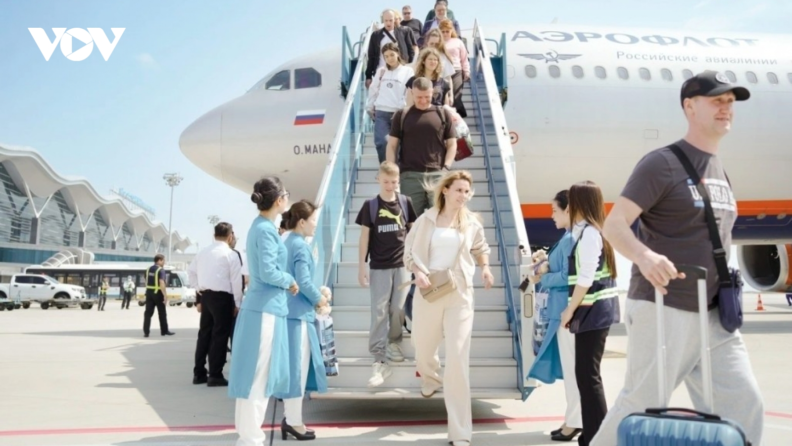 Additional flights bring more Russian tourists to Khanh Hoa