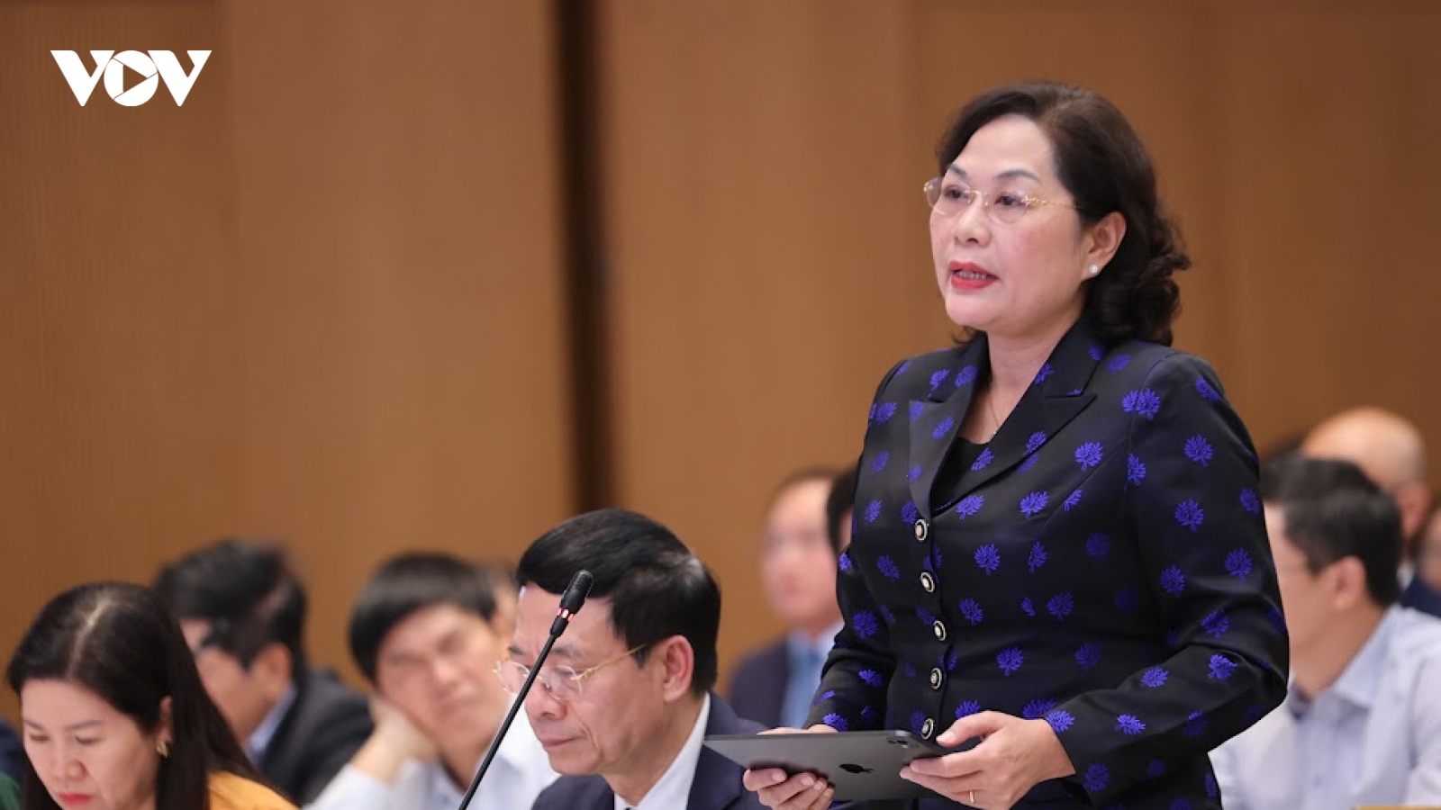 Hộ kinh doanh, doanh nghiệp nhỏ vì sao khó vay vốn ngân hàng?