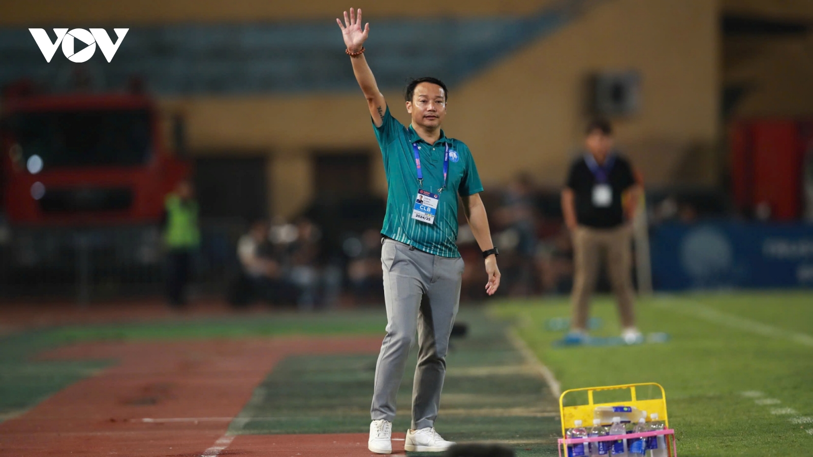 HLV CLB Nam Định nói lời "gan ruột" về cuộc đua vô địch V-League 2024/2025