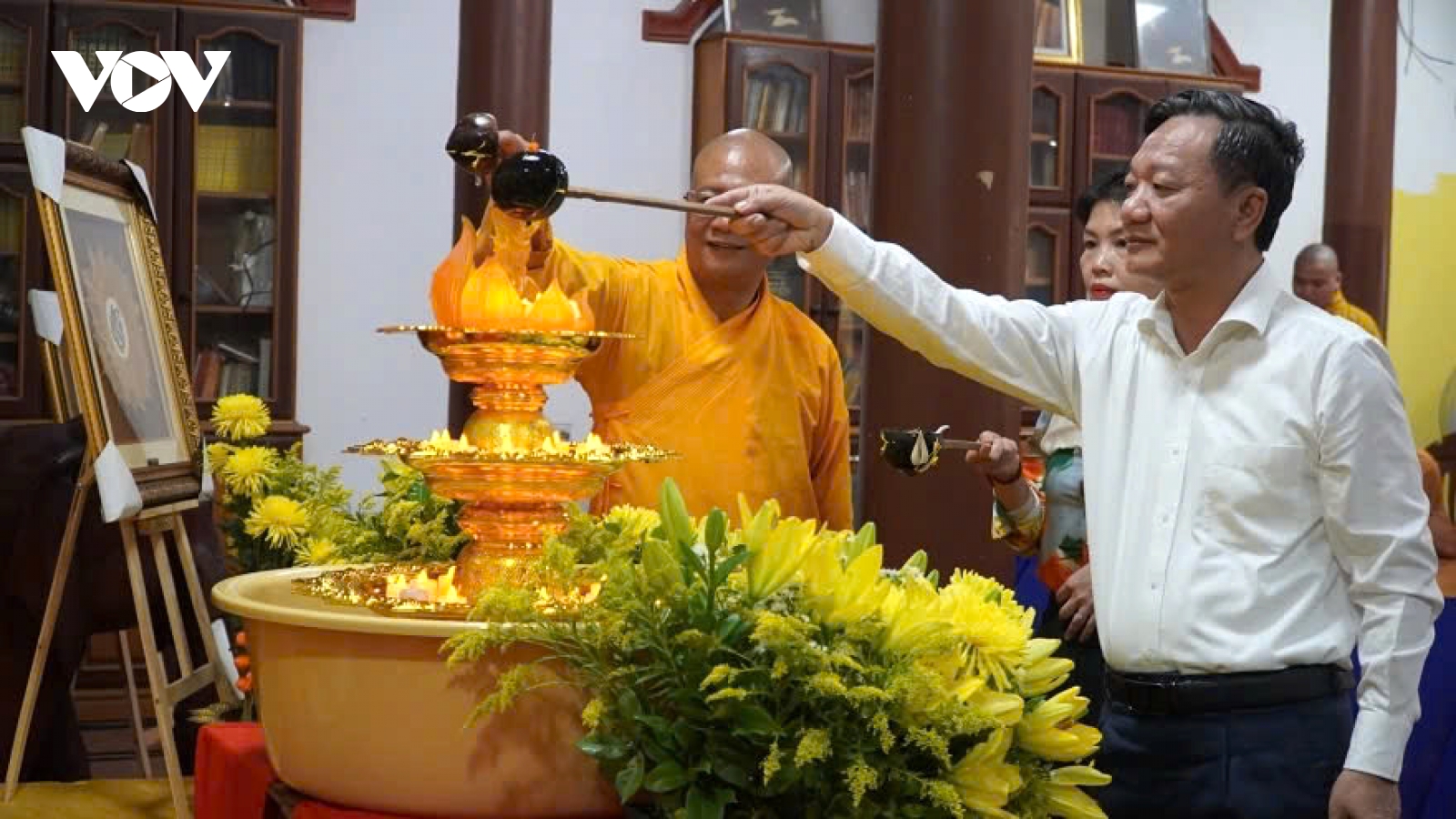 Vietnamese Buddhists in Laos celebrate Lord Buddha’s birth anniversary